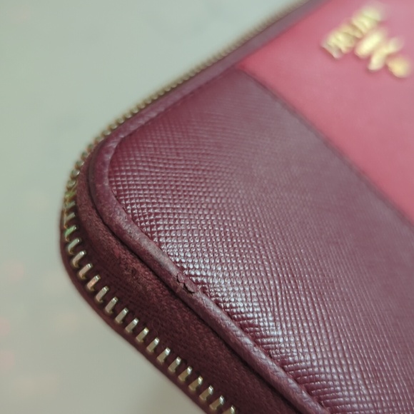 Prada Saffiano zippy wallet - Picture 8 of 17